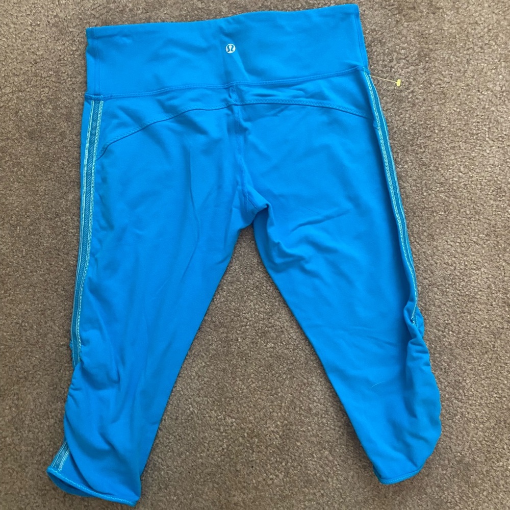 ⚡️Lululemon Cinched Cropped Leggings in Blue - Picture 3 of 7